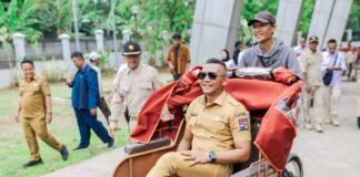 Prabowo Hibahkan 160 Becak Listrik untuk Pengayuh Lansia di Kota Bogor Prabowo Hibahkan 160 Becak Listrik untuk Pengayuh Lansia di Kota Bogor