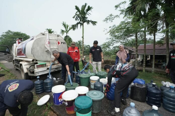 Betadine Bersama PMI Kalbar Periksa Kesehatan 100 Relawan Karhutla