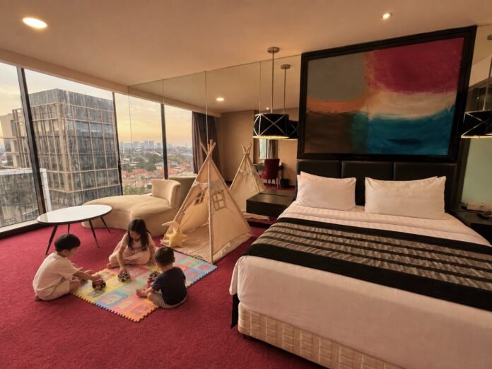 Family Staycation di Jakarta Makin Seru dengan Kids Tent Stay Cosmo Amaroossa