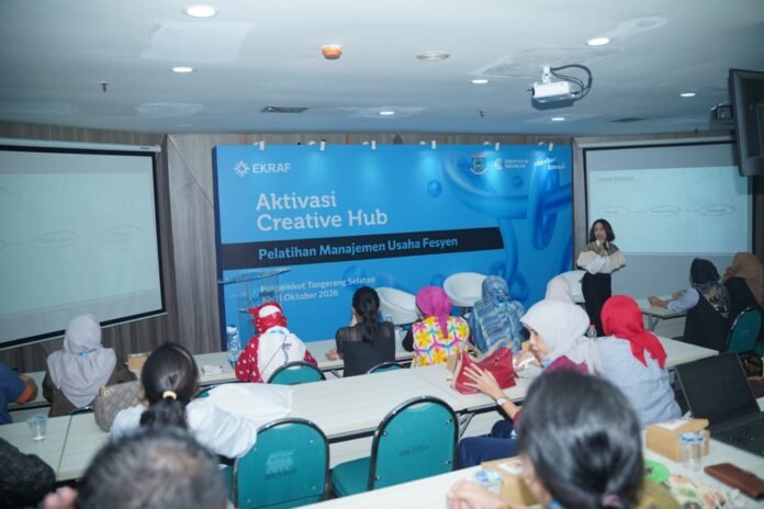 Kementerian Ekraf Latih 33 Pelaku Fesyen Tangsel, Bidik Pasar Global Kementerian Ekraf Latih 33 Pelaku Fesyen Tangsel, Bidik Pasar Global