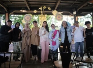 Lestari Tradisi: Bandung 1990 Satukan Musik, Jaipongan, Kuliner, dan Kerajinan Sunda Lestari Tradisi: Bandung 1990 Satukan Musik, Jaipongan, Kuliner, dan Kerajinan Sunda