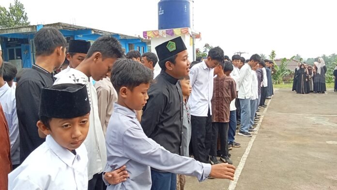 Hari Santri Nasional, SMP dan SMK Triwijaya Bogor Tanamkan Semangat Perjuangan Hari Santri Nasional, SMP dan SMK Triwijaya Bogor Tanamkan Semangat Perjuangan