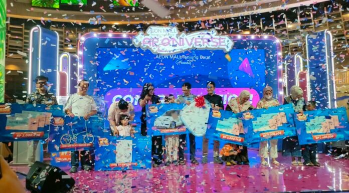 Shop & Ride AEON MALL Tanjung Barat Umumkan Pemenang, Hadiah Utama Mobil Listrik Shop & Ride AEON MALL Tanjung Barat Umumkan Pemenang, Hadiah Utama Mobil Listrik