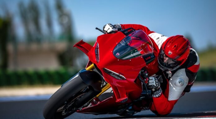 Ducati Panigale V4 2027 Makin Kencang, Catat Peningkatan 0,4 Detik di Vallelunga Ducati Panigale V4 2027 Makin Kencang, Catat Peningkatan 0,4 Detik di Vallelunga