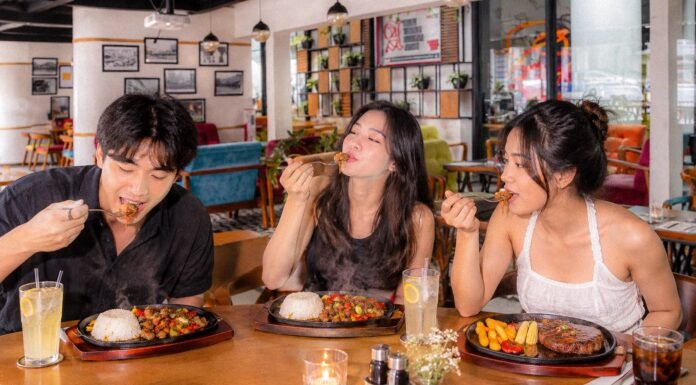 de Braga by ARTOTEL Hadirkan Heat Meets Flavor, Sajikan Lima Menu Hot Plate untuk Musim Hujan de Braga by ARTOTEL Hadirkan Heat Meets Flavor, Sajikan Lima Menu Hot Plate untuk Musim Hujan