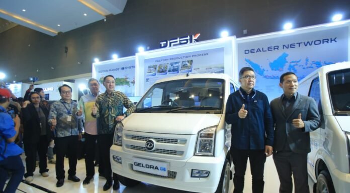 DFSK Perkenalkan Emblem Baru Kendaraan Komersial di PEVS 2026 DFSK Perkenalkan Emblem Baru Kendaraan Komersial di PEVS 2026